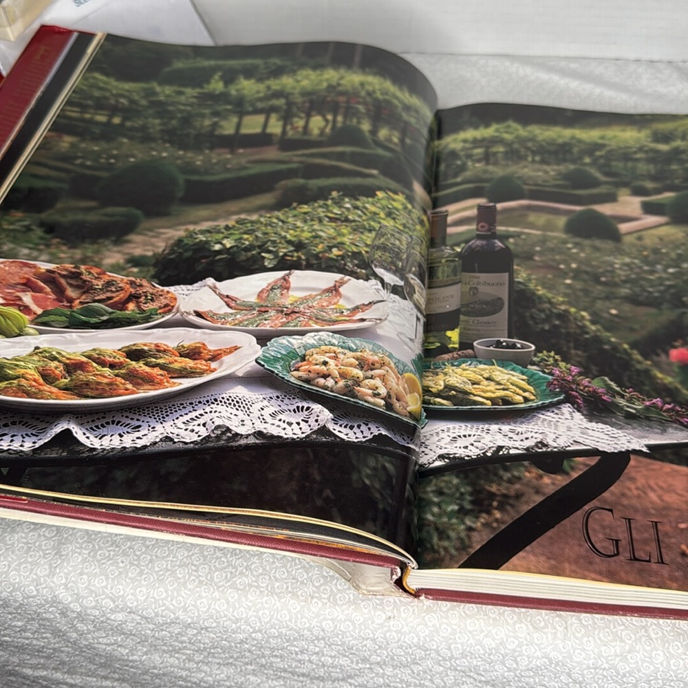 Tuscany The Beautiful Cookbook by Lorenza DE’ Medici coffee table book - Picture 12 of 13
